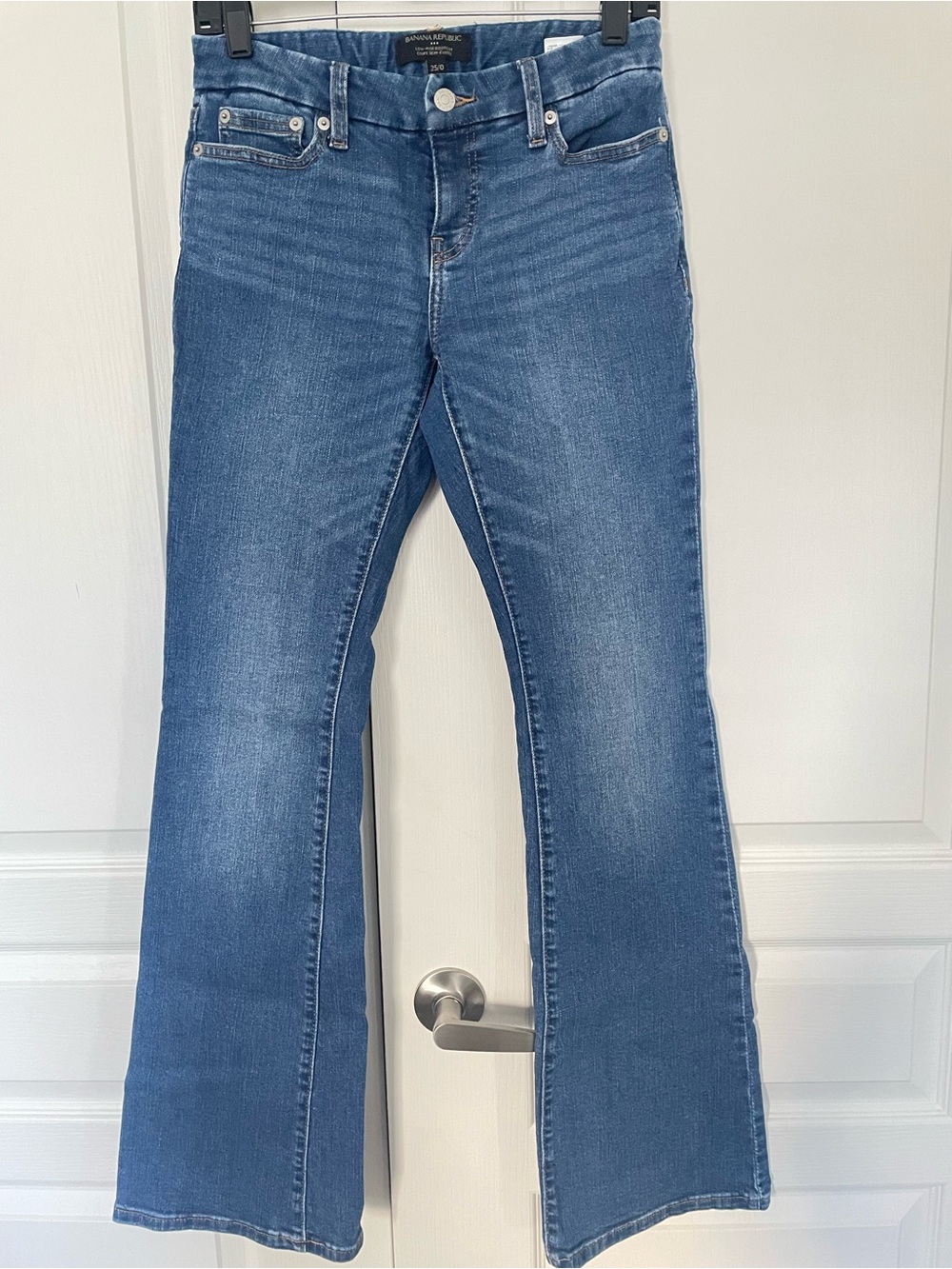 EUC Banana Republic Factory Blue Flare Jeans size 25/0
